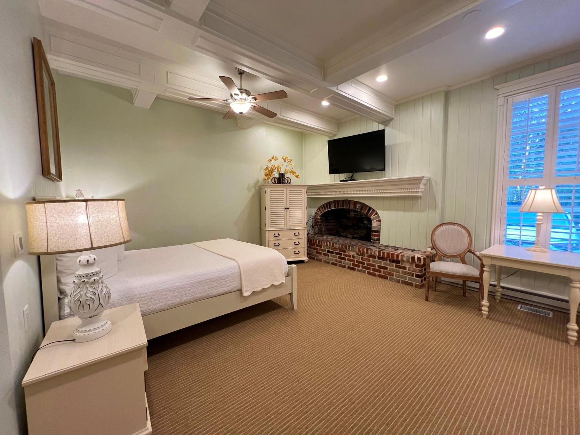 Best Western Grandma'S Feather Bed Mendenhaven Extérieur photo